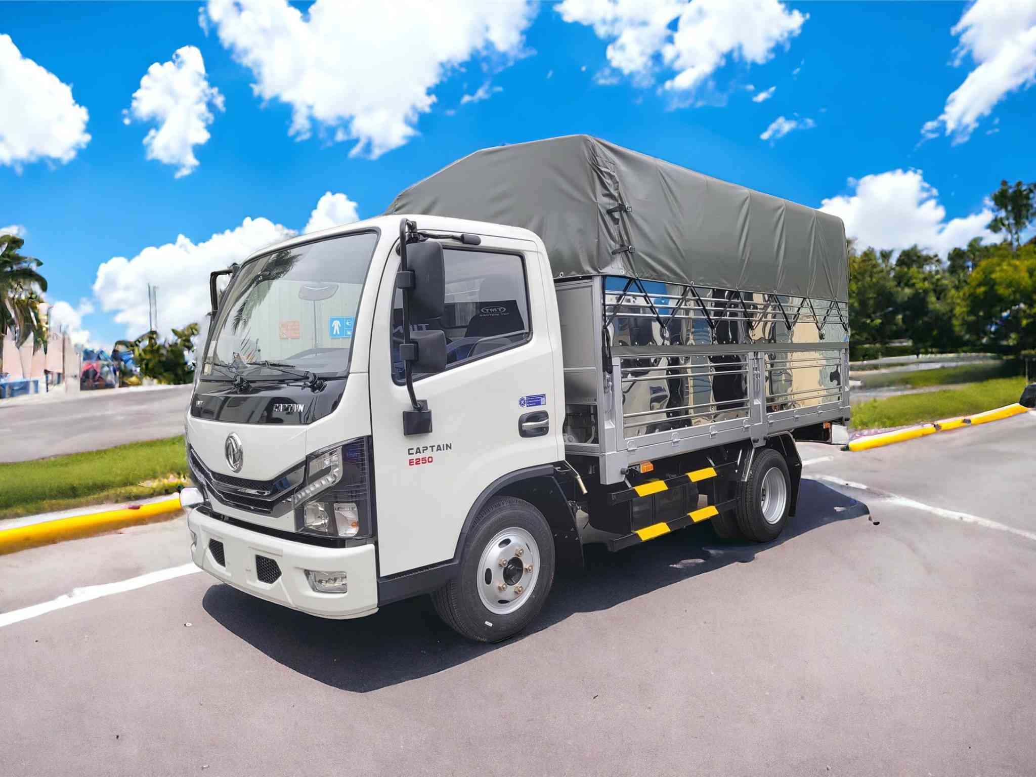 captain e250 tải trọng 2t4 của ô tô trường xuân